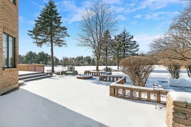 Building Photo - 21 Rolling Hills Dr