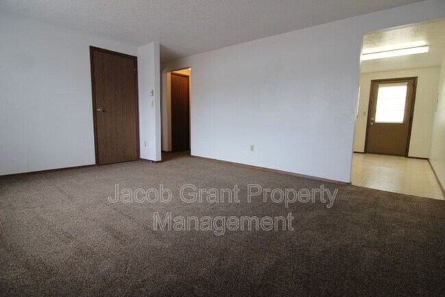 Building Photo - 2282 Stace St