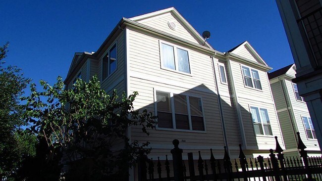 Building Photo - 1844 Wheeler St