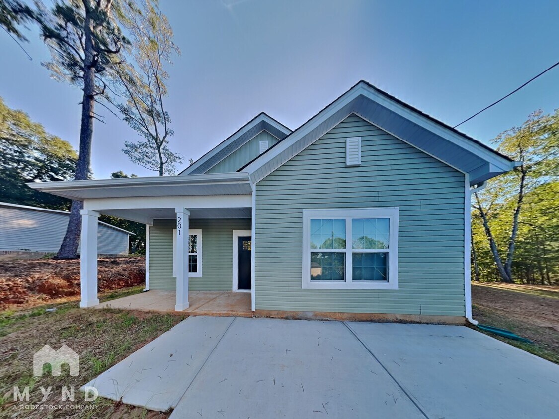 Primary Photo - 201 S Skyland Dr