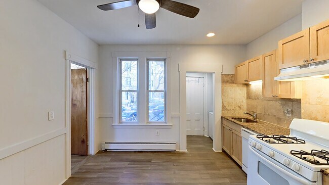 Building Photo - 254 Windsor St