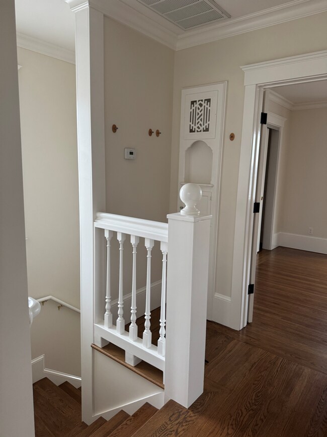 Foto del edificio - Welcome to this charming 2-bedroom, 1-bathroom in South San Francisco