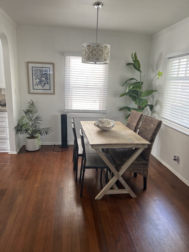 dining area - 348 30th St