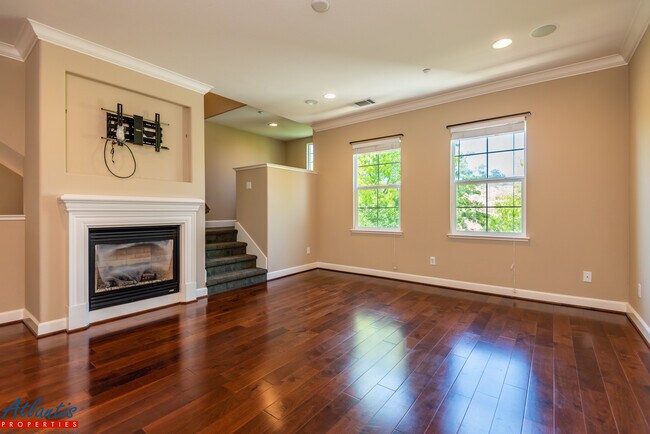 Building Photo - 265 Okeefe Way