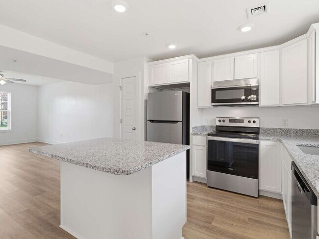 Foto del edificio - 8780 Hillside Way