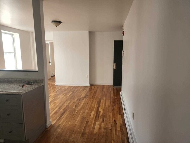 Building Photo - 26 Academy St