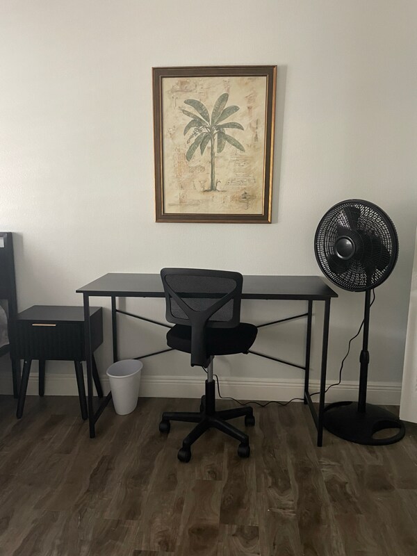 Foto del edificio - 3115 Marshall Dr