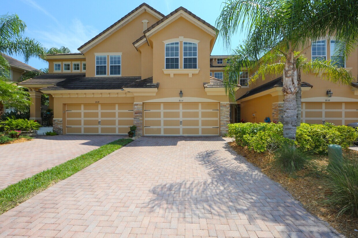 Primary Photo - 8114 Villa Grande Ct