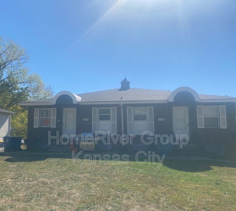 Foto principal - 11531 E Lexington Ave