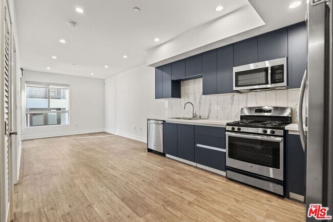 Foto del edificio - 1831 Sawtelle Blvd