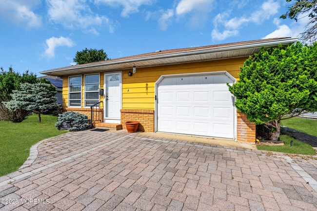 Building Photo - 164 Charlotteville Dr S
