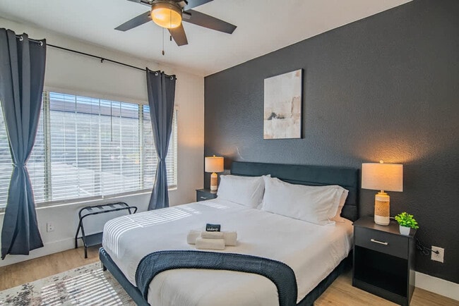 Foto del edificio - 7900 E Princess Dr