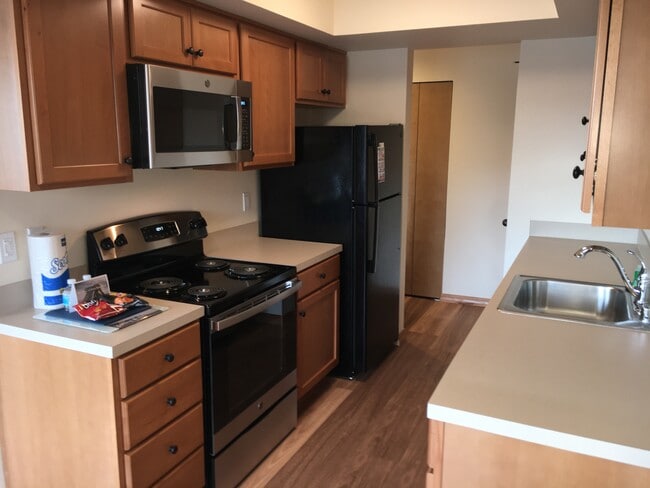 Building Photo - Meridian Place Apartments