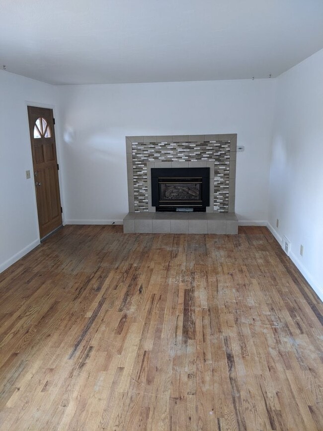 Foto del edificio - Large and recently remodeled 5 bedroom wit...
