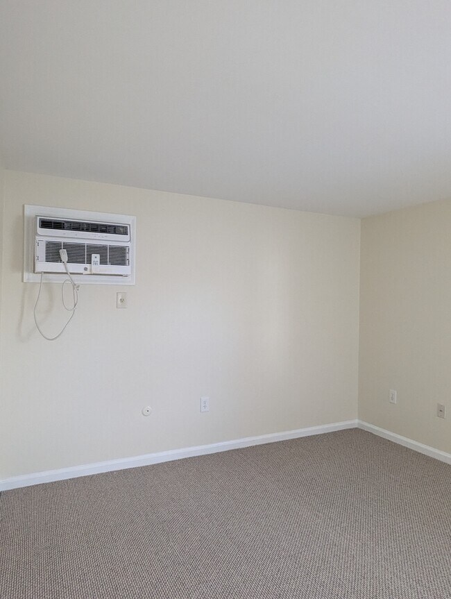 Foto del edificio - 482 Cedarcrest Dr