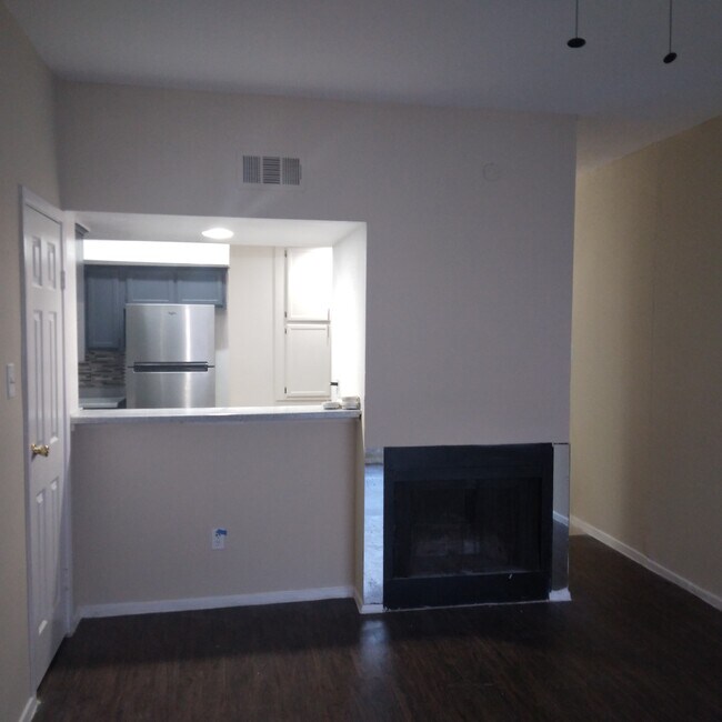 Building Photo - 8708 Village of Fondren Dr