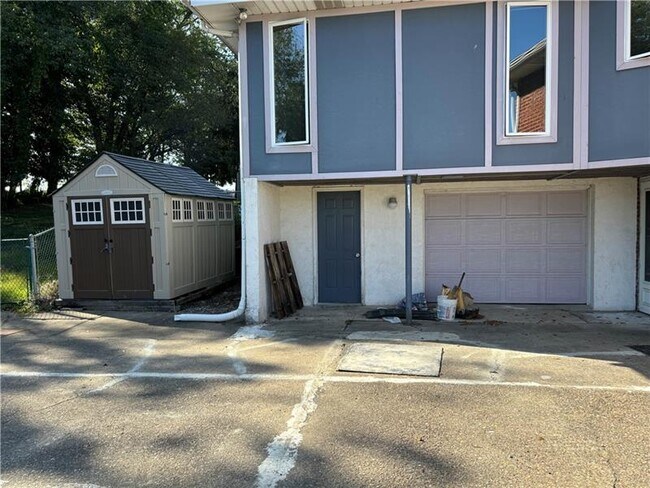 Building Photo - 96 Moger Dr