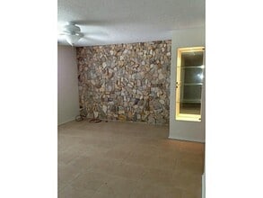 Building Photo - 10762 La Placida Dr