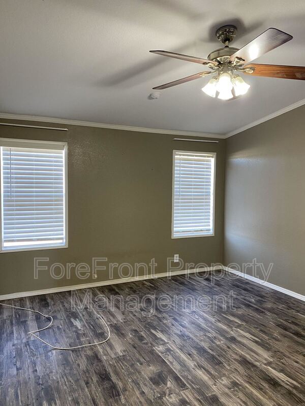 Foto principal - 1555 South View