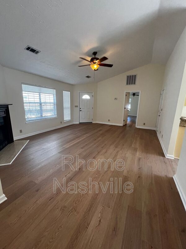 Foto del edificio - 512 Kendall Ct