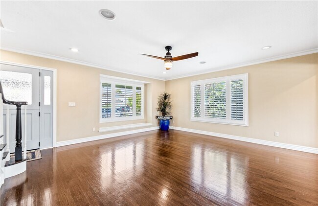 Building Photo - 6922 Laurelhurst Dr