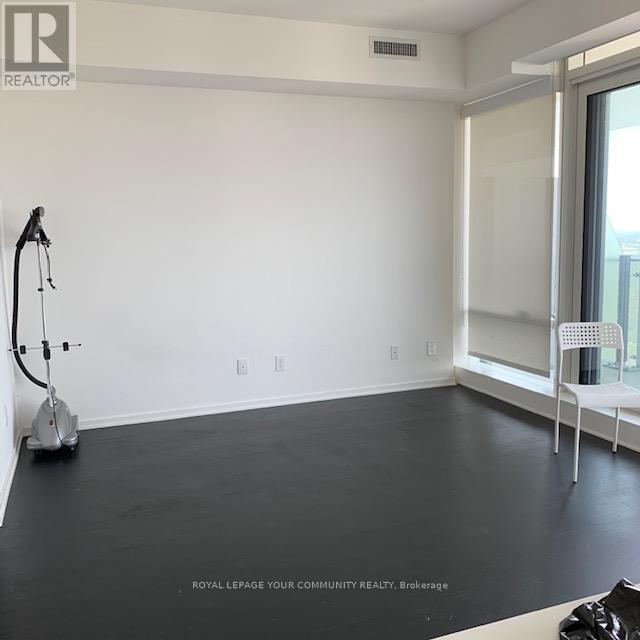 Photo du bâtiment - 1 Bloor St E