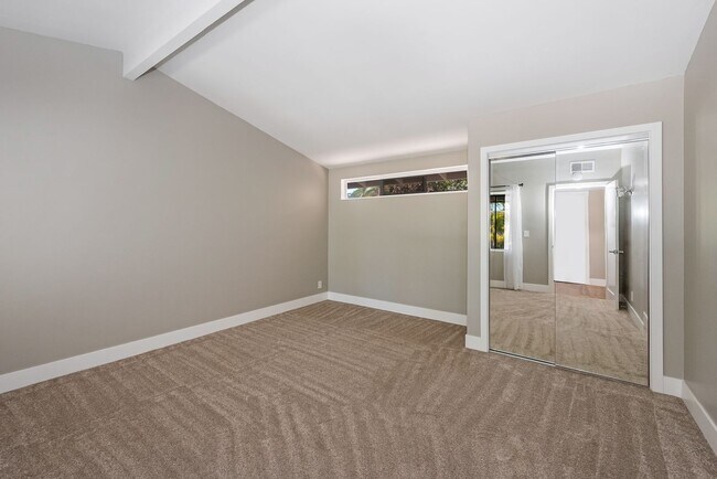 Foto del edificio - Remodeled Alta Mesa home with Mountain and City Views!