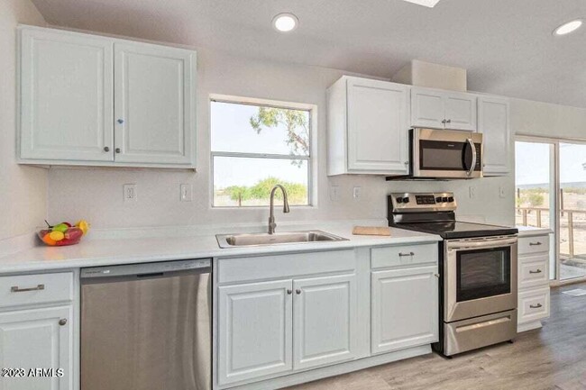 Building Photo - 5518 N 380th Dr