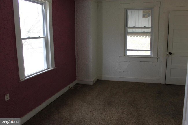 Building Photo - 7621 Cypress Ave