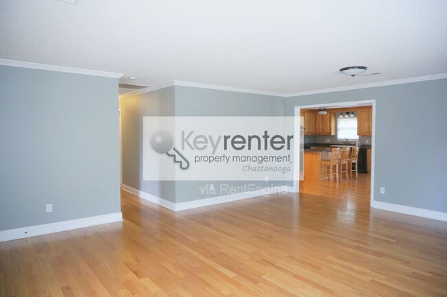 Foto del edificio - 510 Cloudview Ln