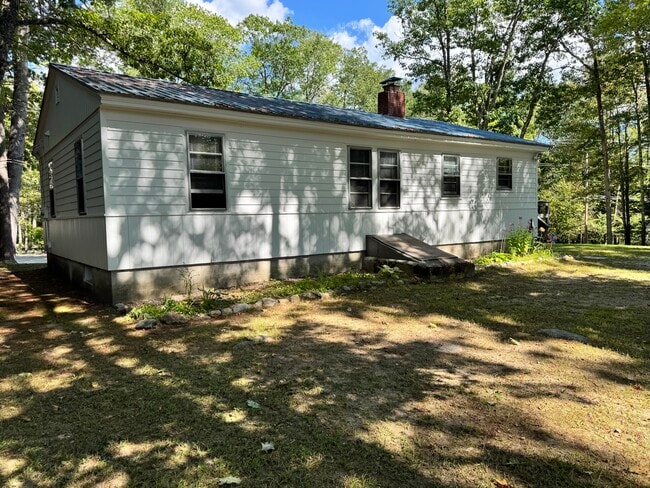 Building Photo - 564 Meadow Rd