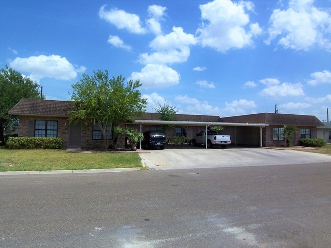 Building Photo - 131 Las Palmas St