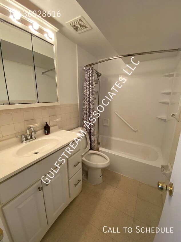 Foto principal - 3804 W Bay Ave