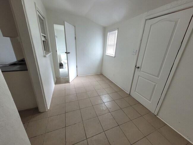 Foto del edificio - 383 S 7th Ave