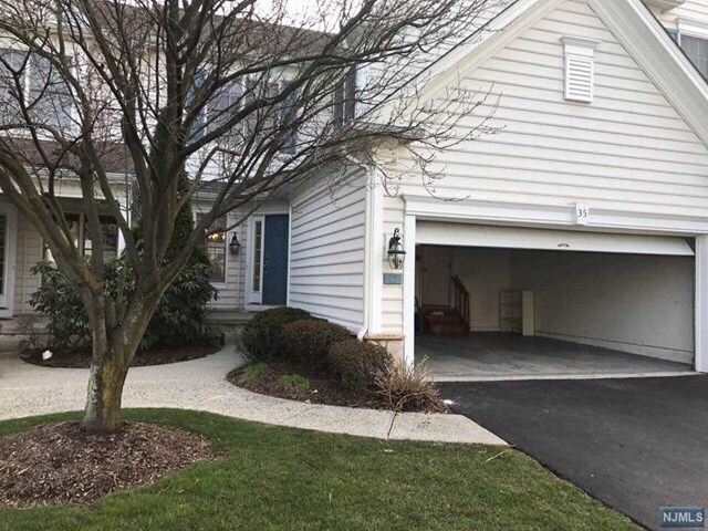 Foto principal - 35 Mulberry Ct