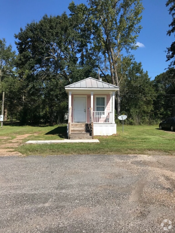 Building Photo - 10200 MS-613