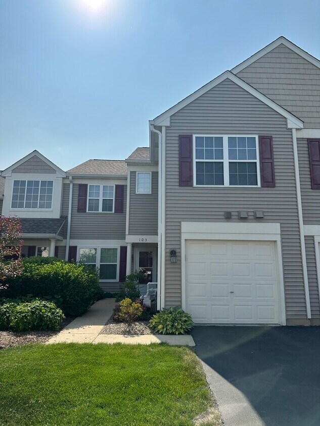 Primary Photo - 2835 Rutland Cir