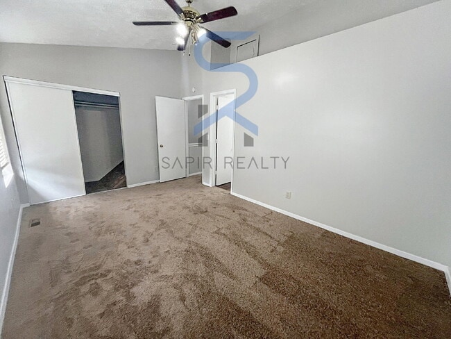 Building Photo - 5749 Wells Cir