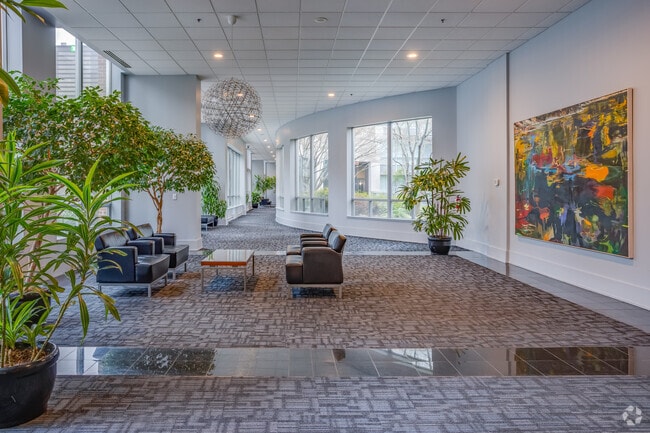 Interior Photo - Metropolitan Towers