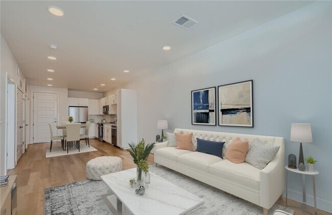 Foto del edificio - $0 DEPOSIT OPTION. ONE BED ONE BATH TOP FLOOR CONDO WITH MOUNTAIN VIEWS!!!