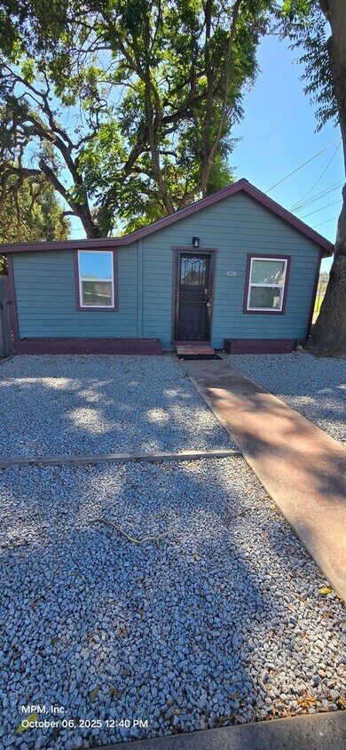 Foto del edificio - Cute 1 bedroom home with yard pets ok