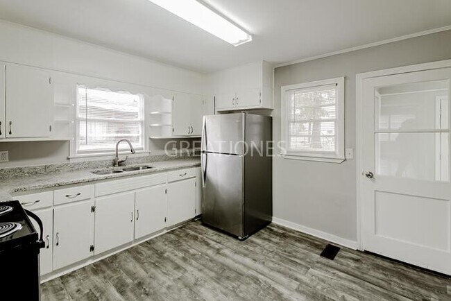 Foto del edificio - 227 Ridgewood Ave