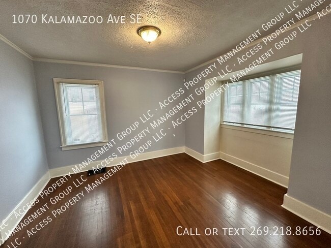 Building Photo - 1070 Kalamazoo Ave SE