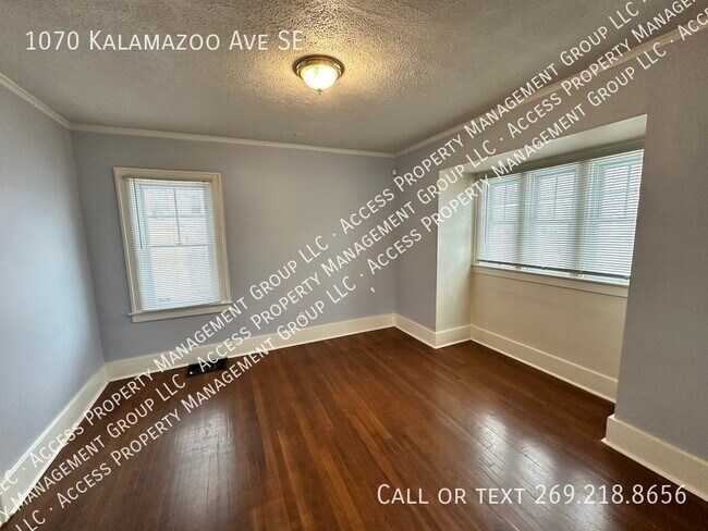 Foto del edificio - 1070 Kalamazoo Ave SE