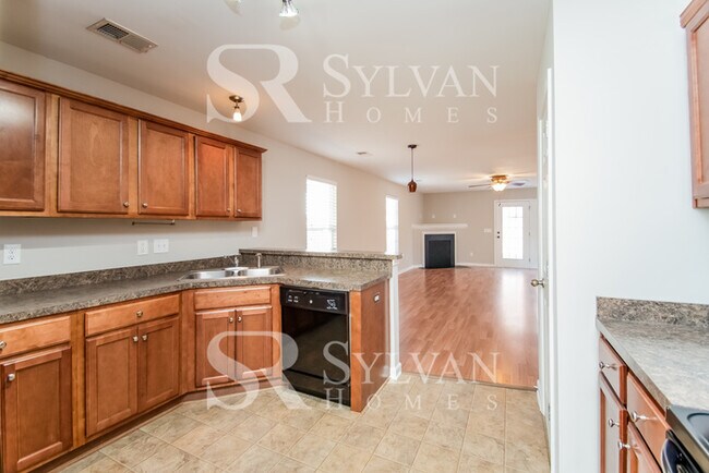 Building Photo - Lease today! No extra charge for contentme...