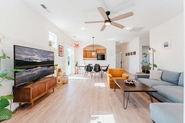 Foto del edificio - 623 SE Glencoe Pl
