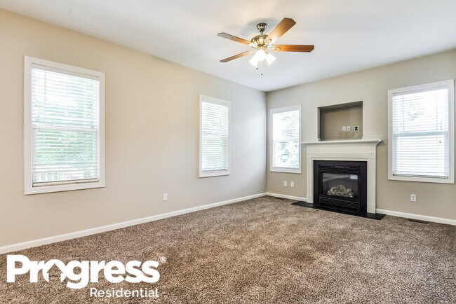 Foto del edificio - 220 Willowbrook Cir
