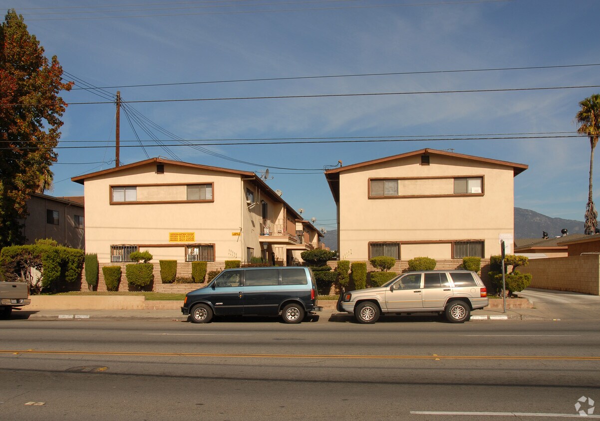 Foto del edificio - 11111-11117 Lower Azusa Rd