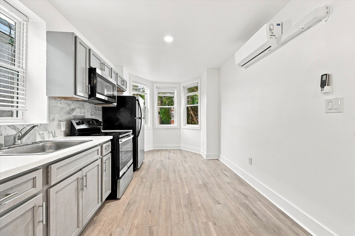 Photo - 621 E Clearfield St
