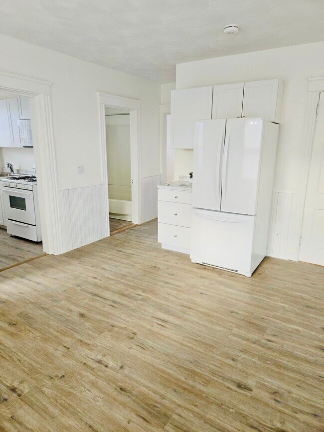 Building Photo - 19 Vale St